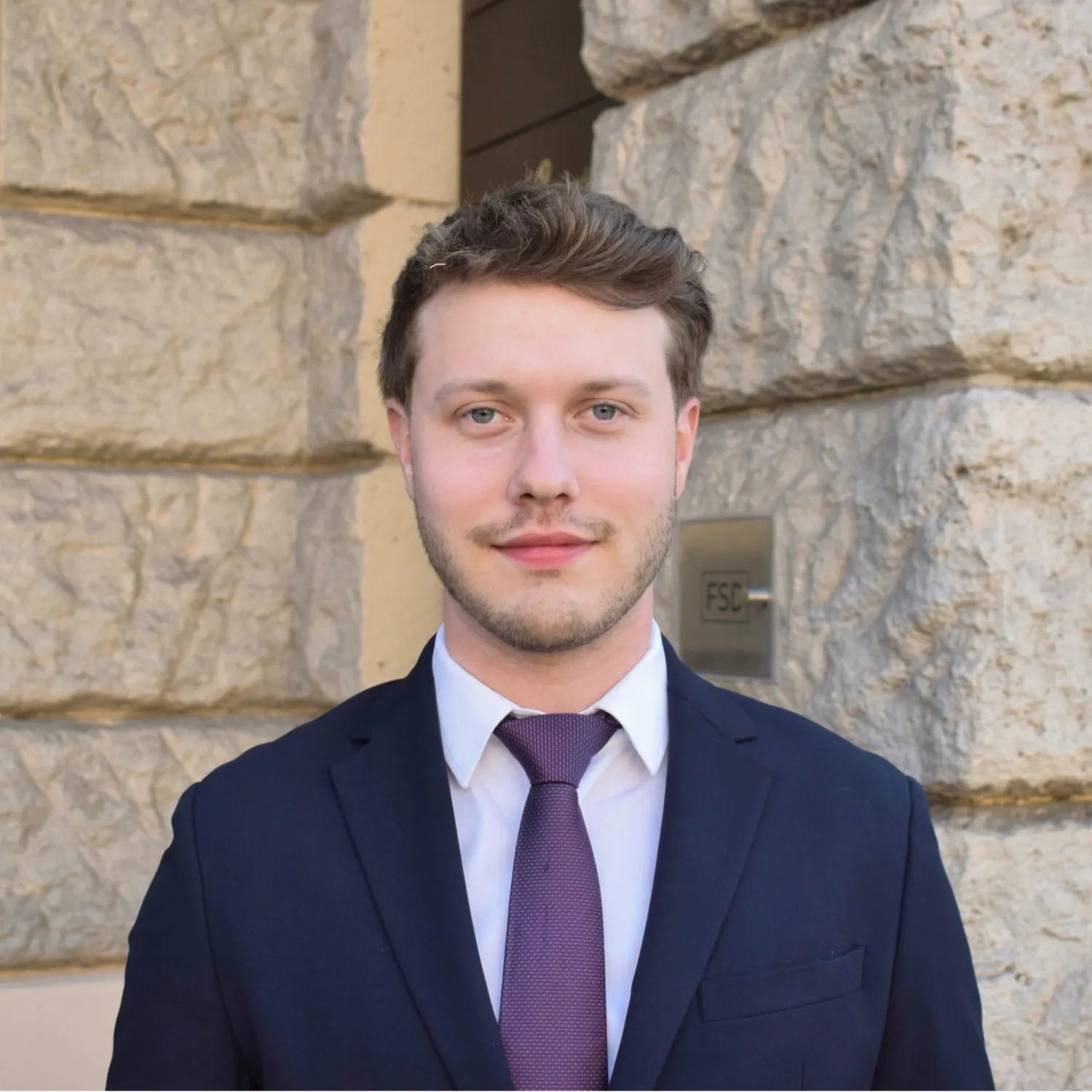 Nicolas Veit | Analyst @ MIND