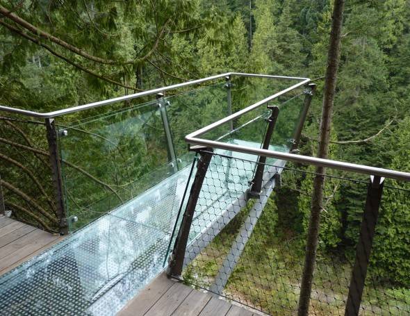 Structural walkable glass floor by Greenlite Glass at CAPILANO CLIFFWALK, North Vancouver, BC,.