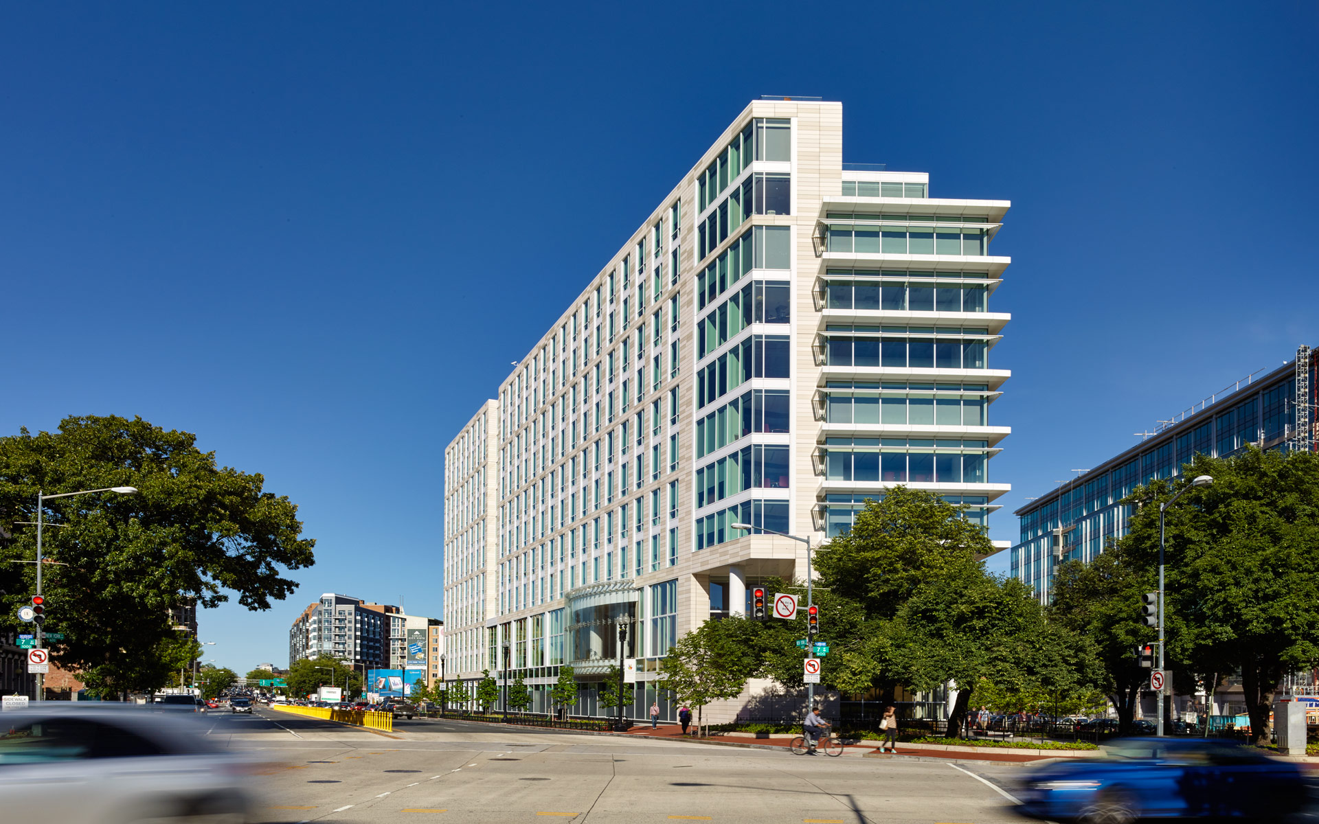 Walkable fire-rated skylight/floor by Greenlite Glass at ASSOCIATION OF AMERICAN MEDICAL COLLEGES, Washington, DC.
