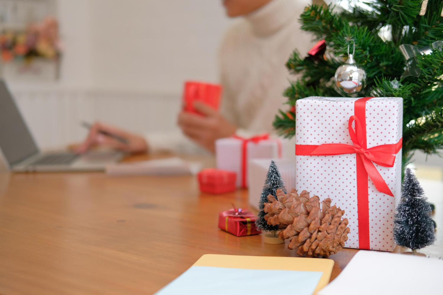 O que dar de presente de Natal para funcionários? Veja 12 sugestões inesquecíveis