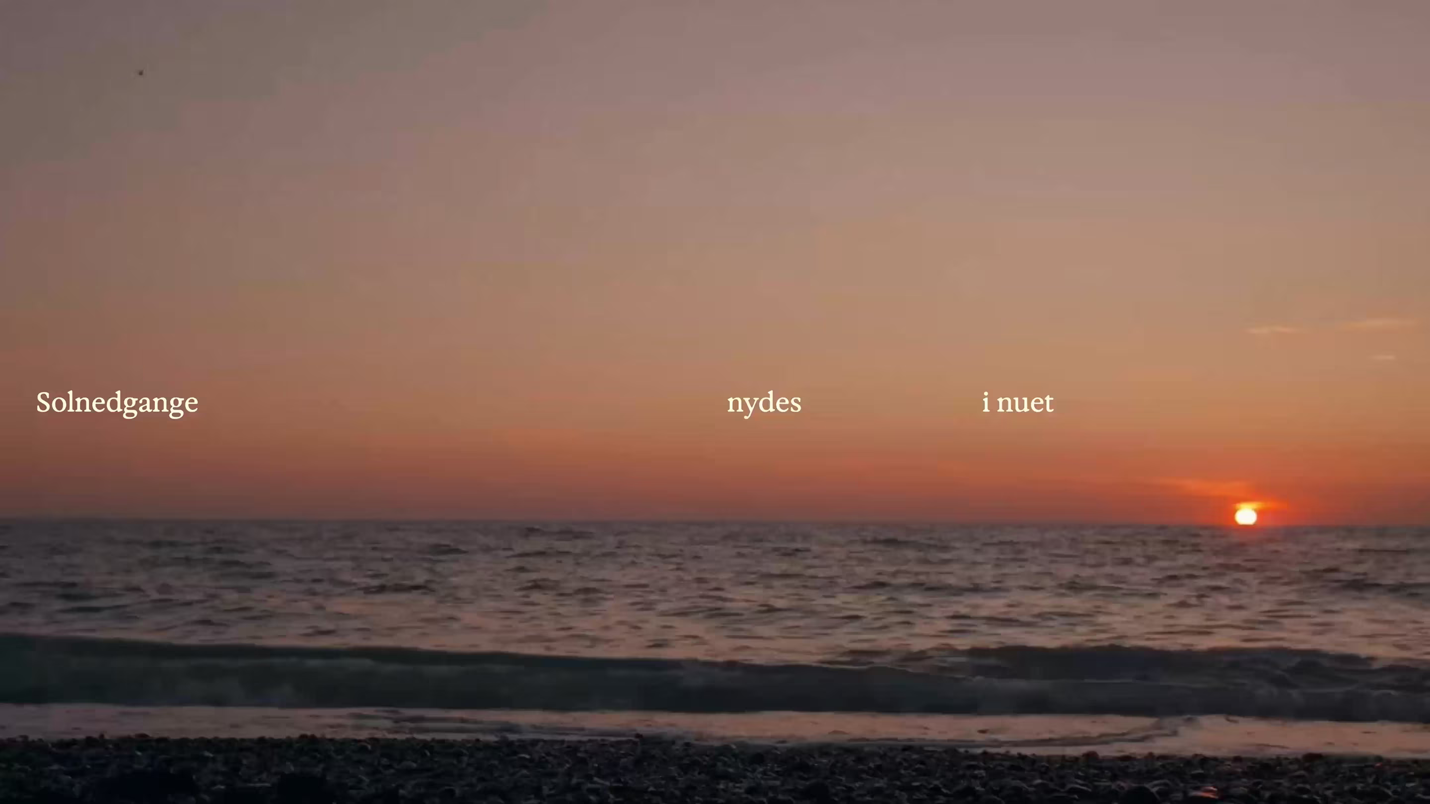 Tagline mood setting