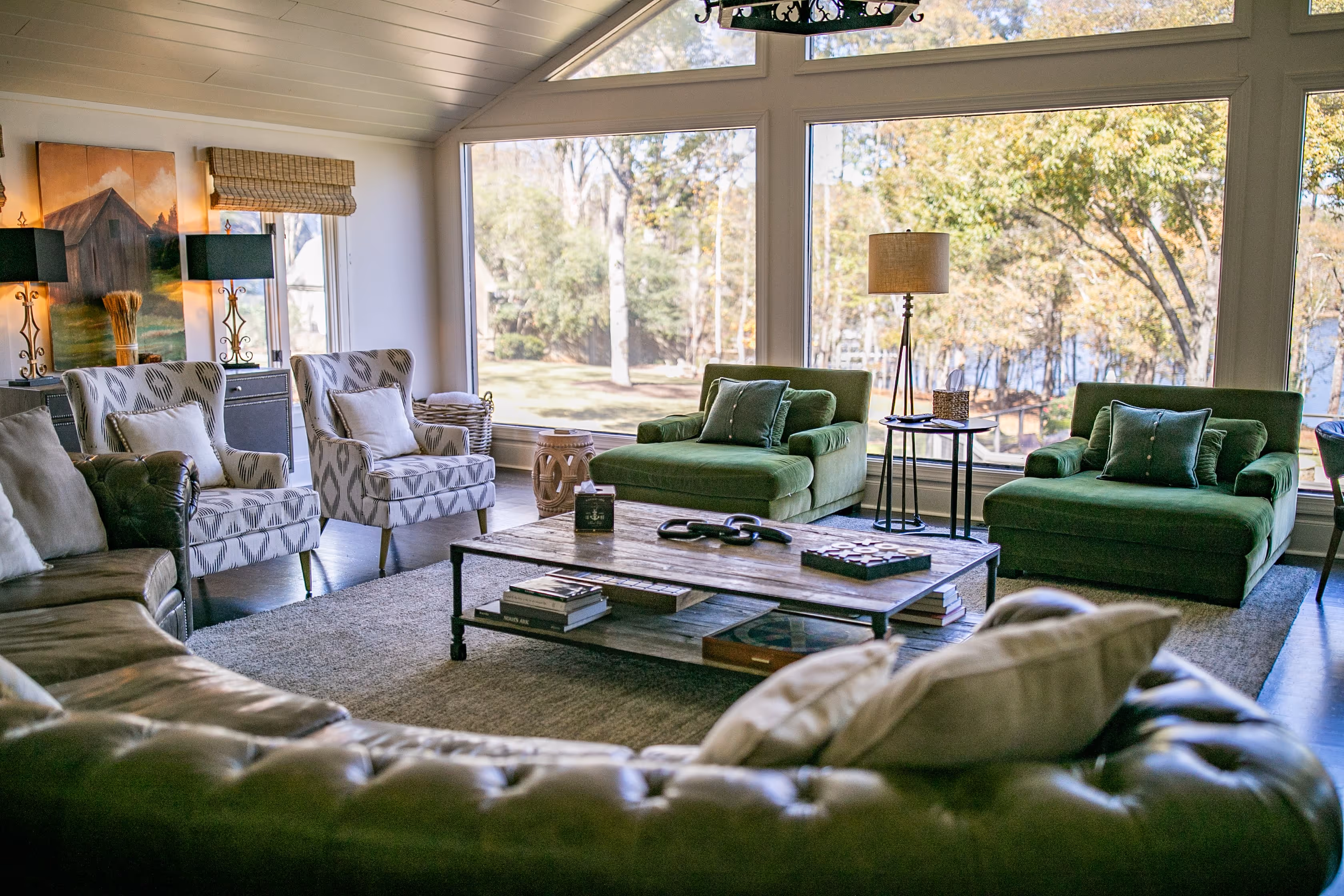 Large living space ark on lake lanier