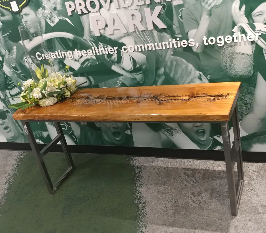 Custom Made Table and Floral, Providence Park