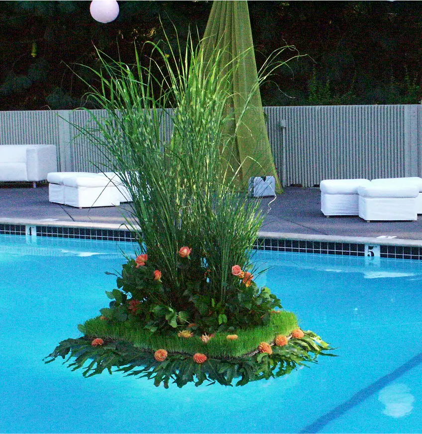 Florals for Pool Float, Oswego Lake Country Club