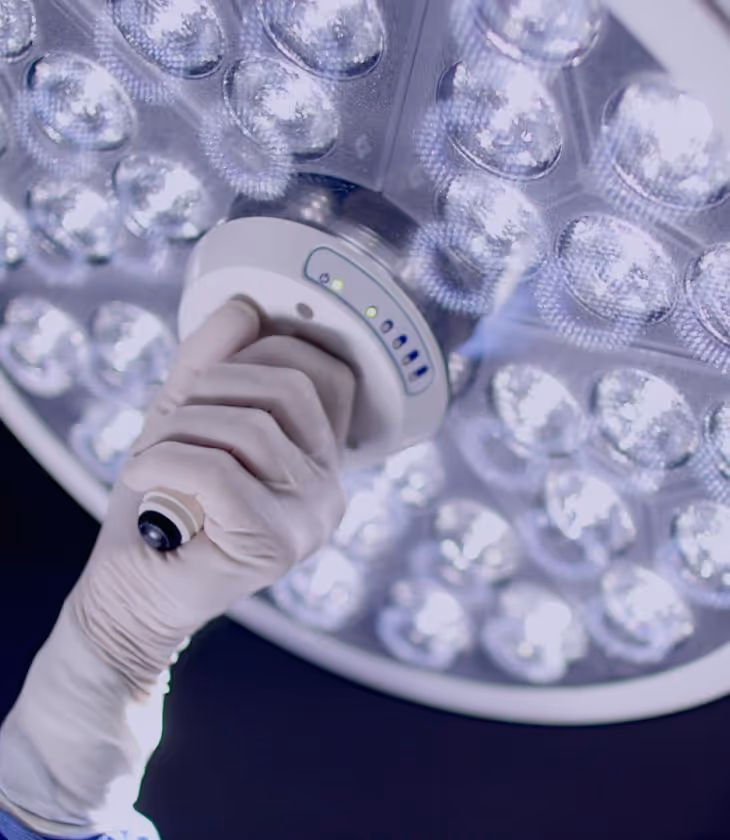 Specialized surgeon in Los Angeles discussing patient-specific methods for optimal recovery.
