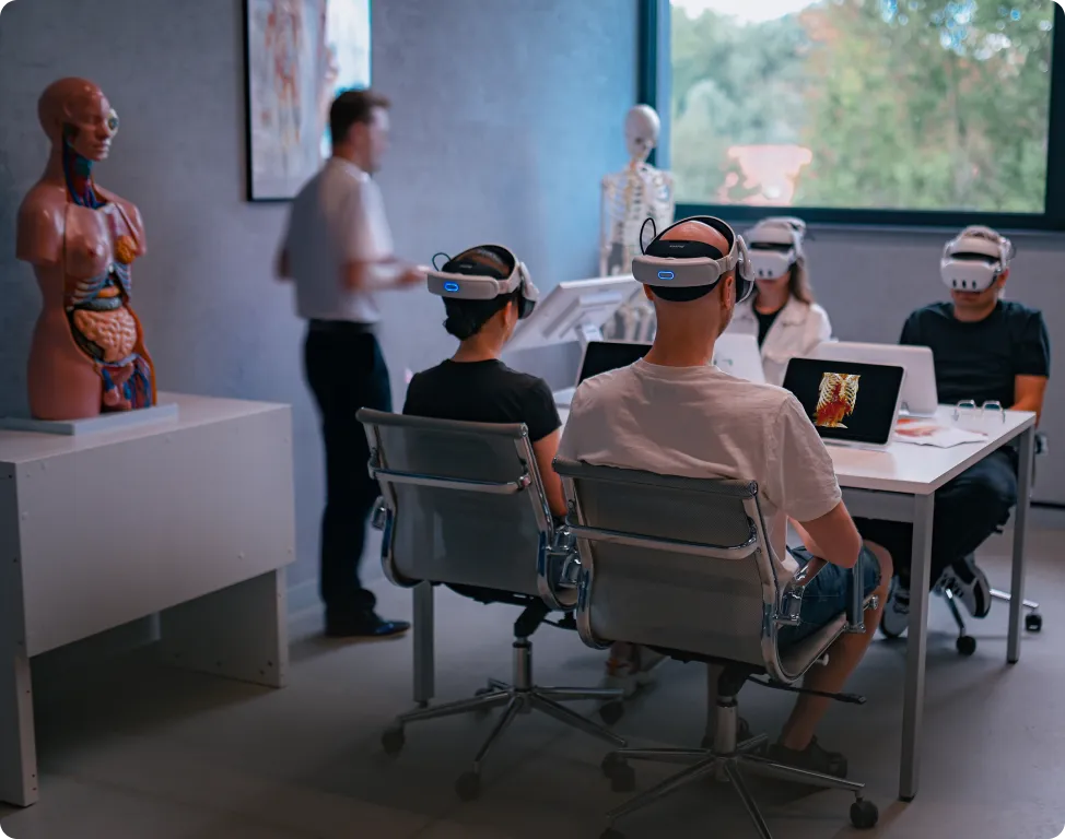 Interaktywna rekonstrukcja 3D narządów wewnętrznych z danych DICOM.