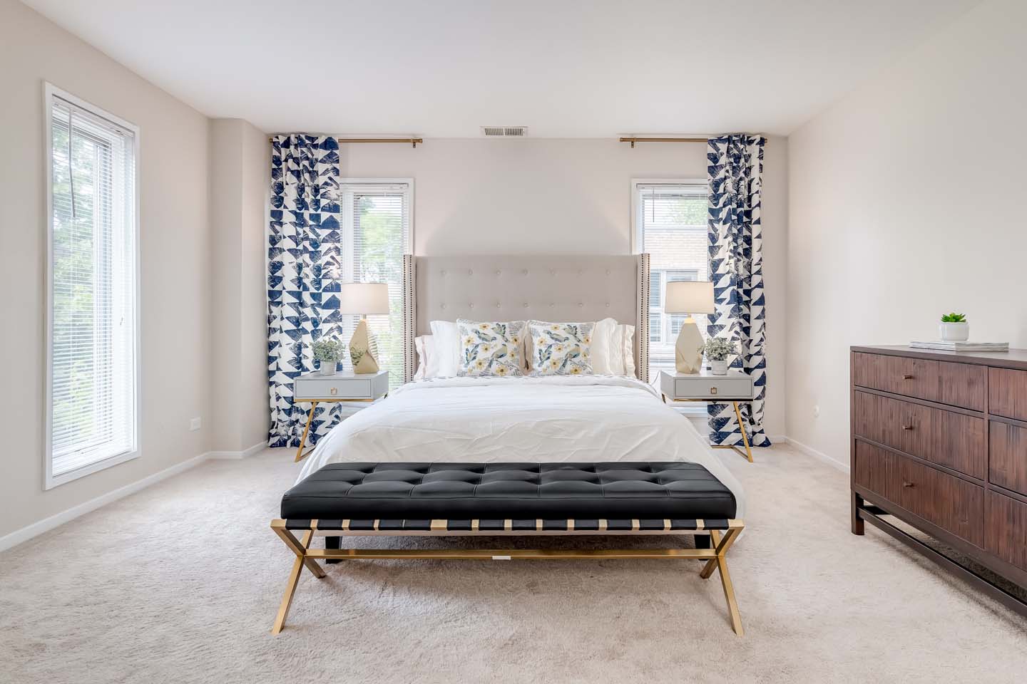 Airbnb turnover cleaning of a guest-ready Chicago rental