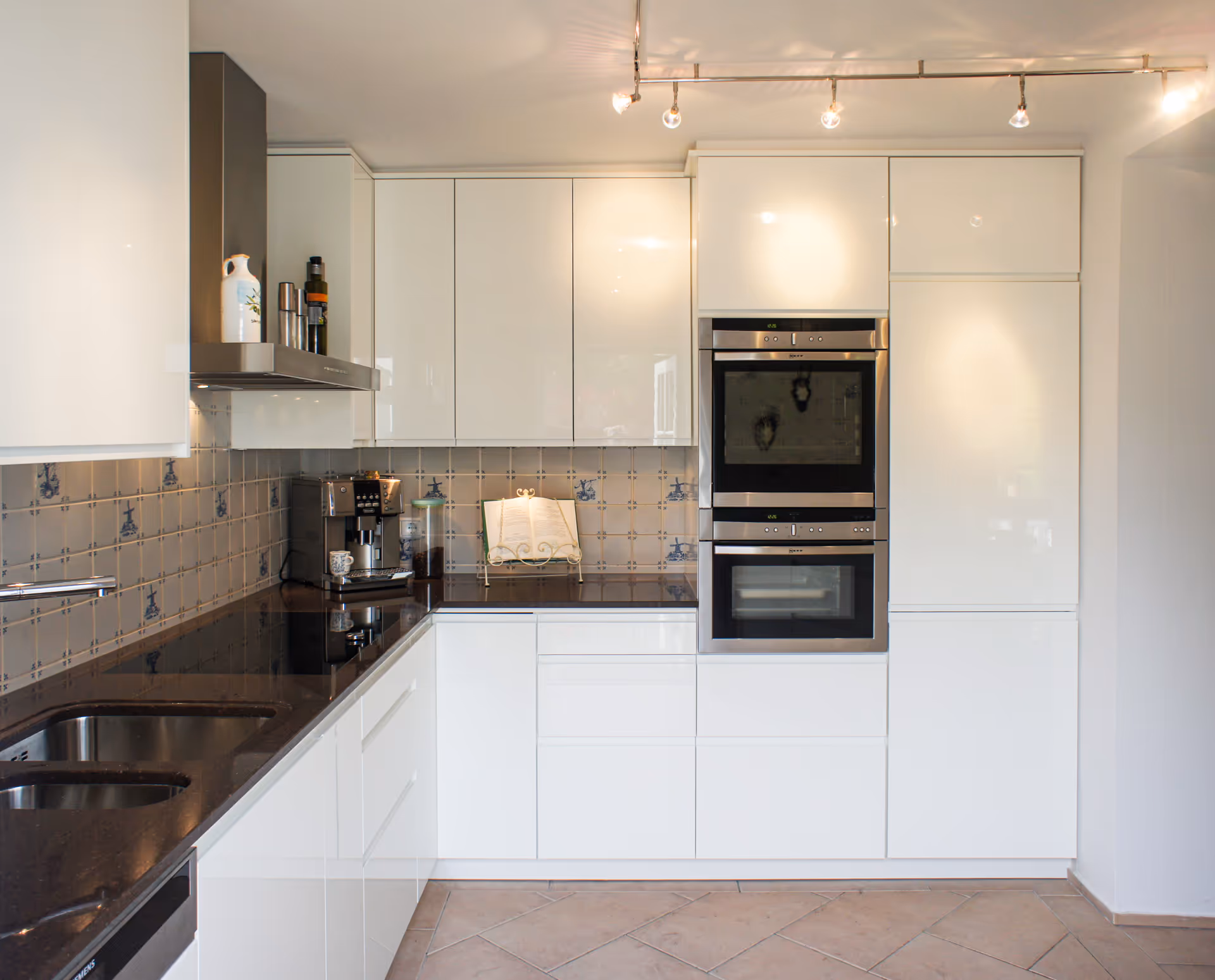 Einbauküche Variante C – maßgefertigte Küche von Möbelobjekte, Foto 4