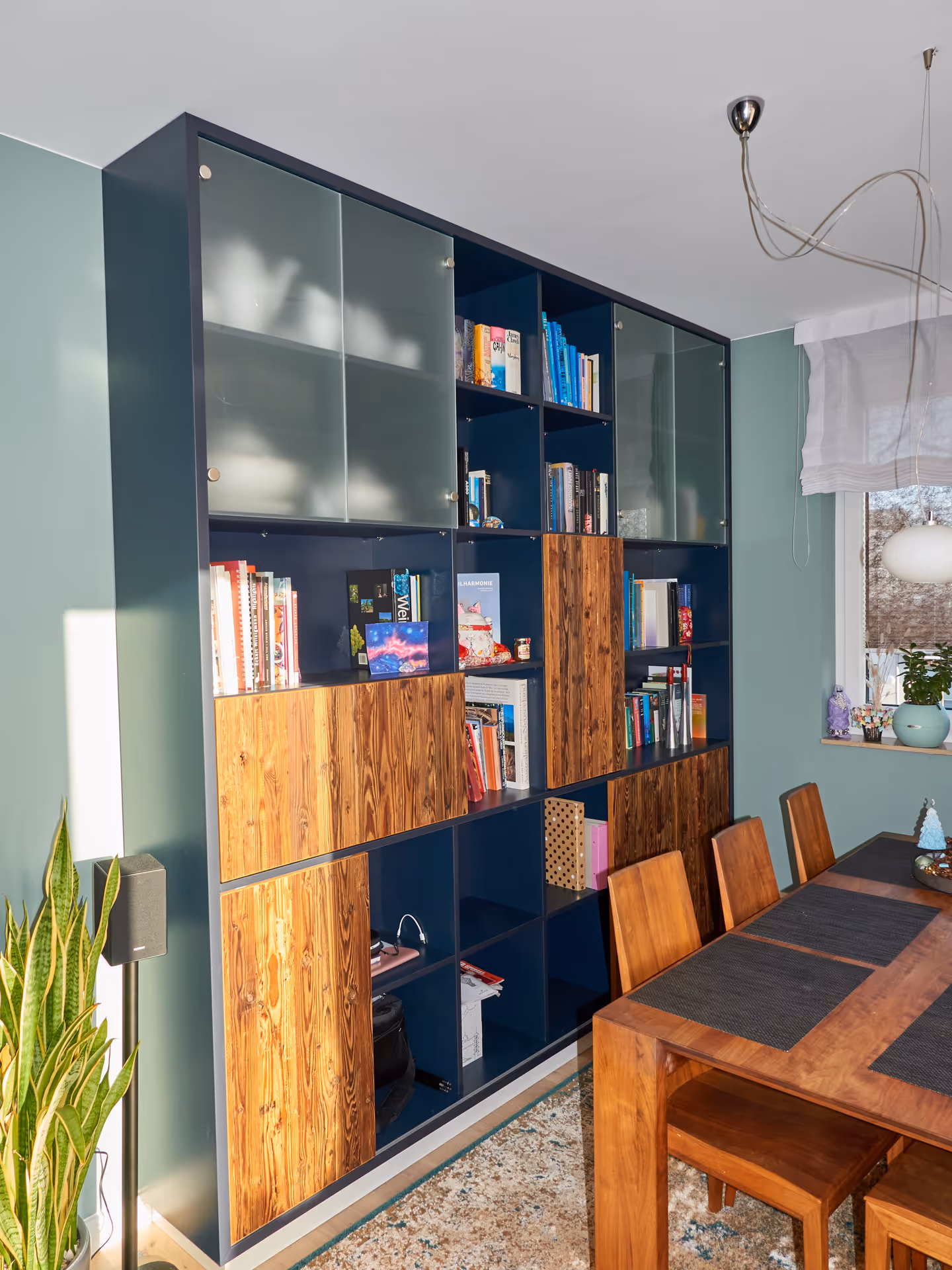 Schrank und Couchtisch, Projekt Schell – von Möbelobjekte, Foto 8