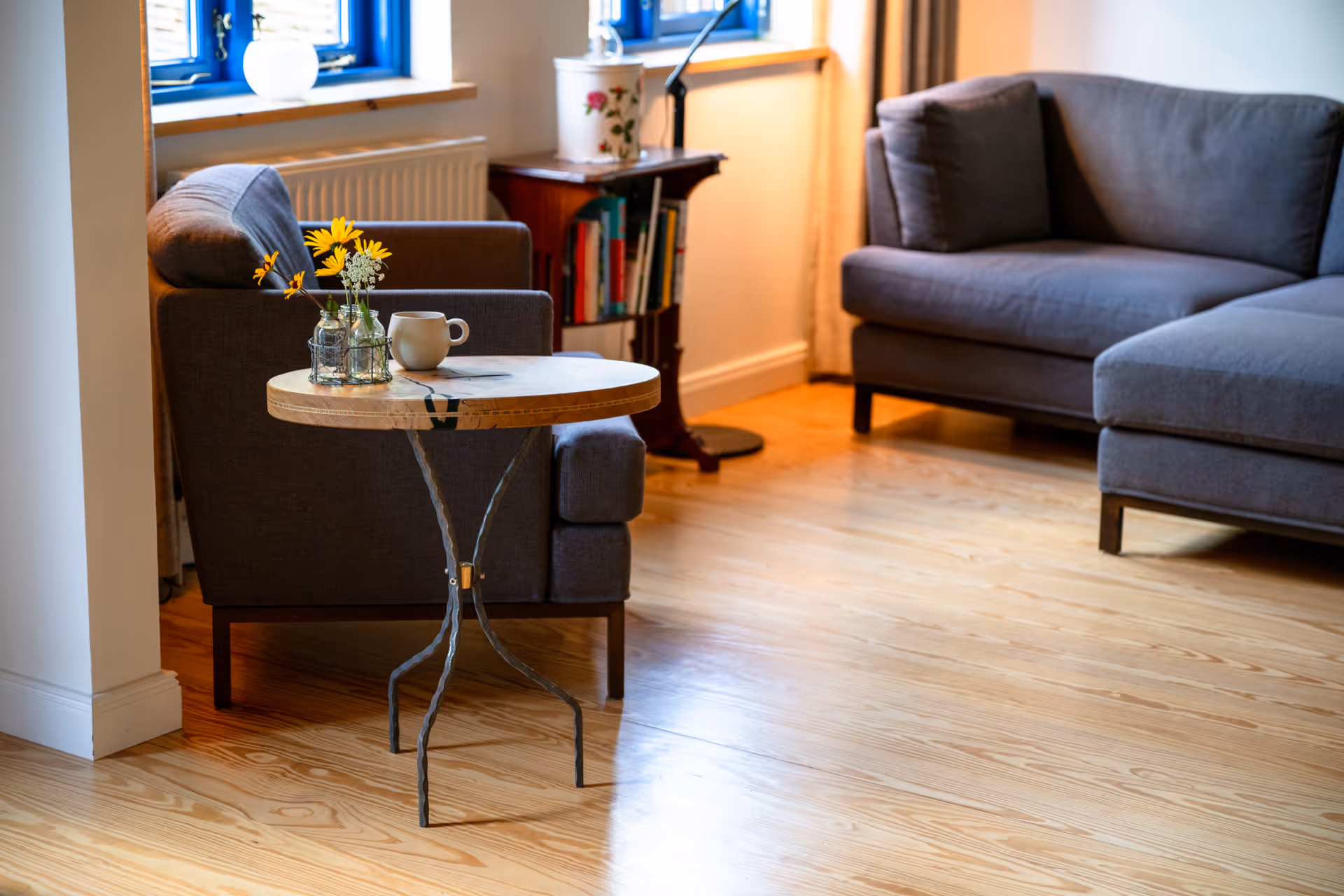 Beistelltisch, Referenzprojekt Steffi – maßgefertigter Tisch von Möbelobjekte, Foto 4