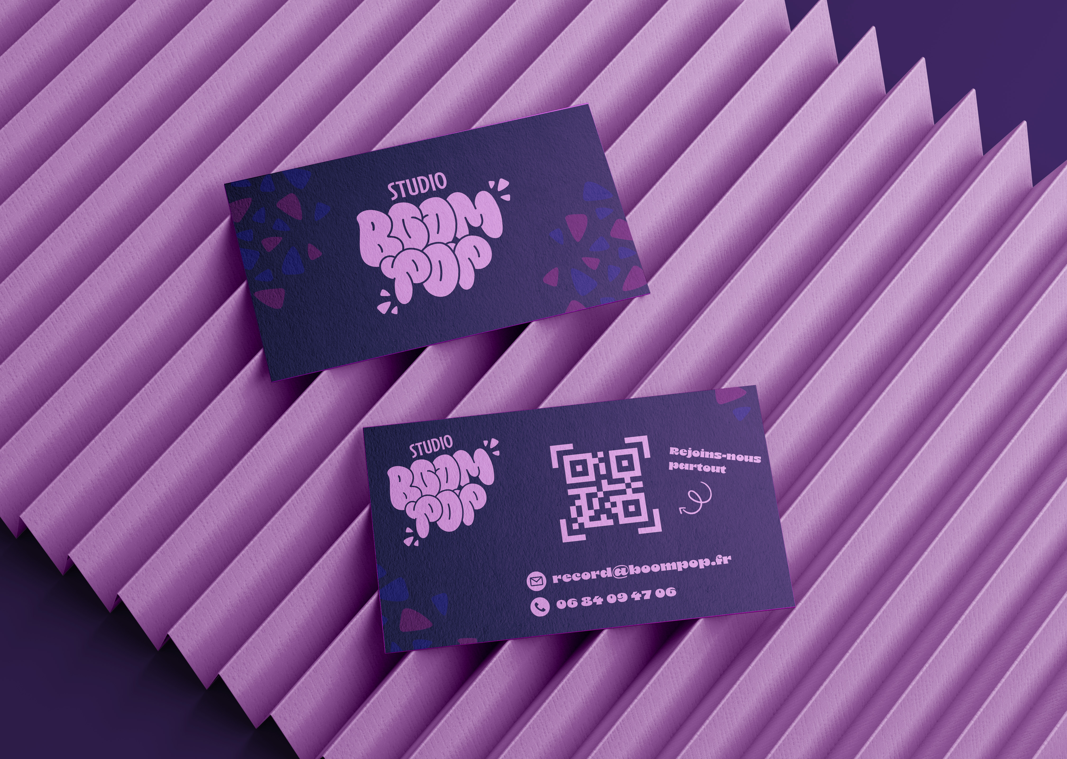 Photo de la carte de visite du studio d'enregistrement Boom Pop.