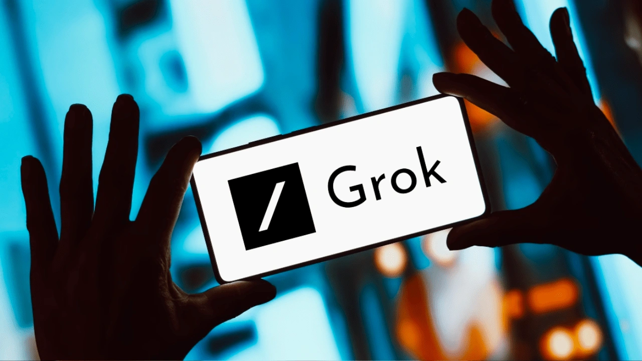 Elon Musk's Grok: The Game-Changer in AI, Challenging ChatGPT with Real-Time Intelligence
