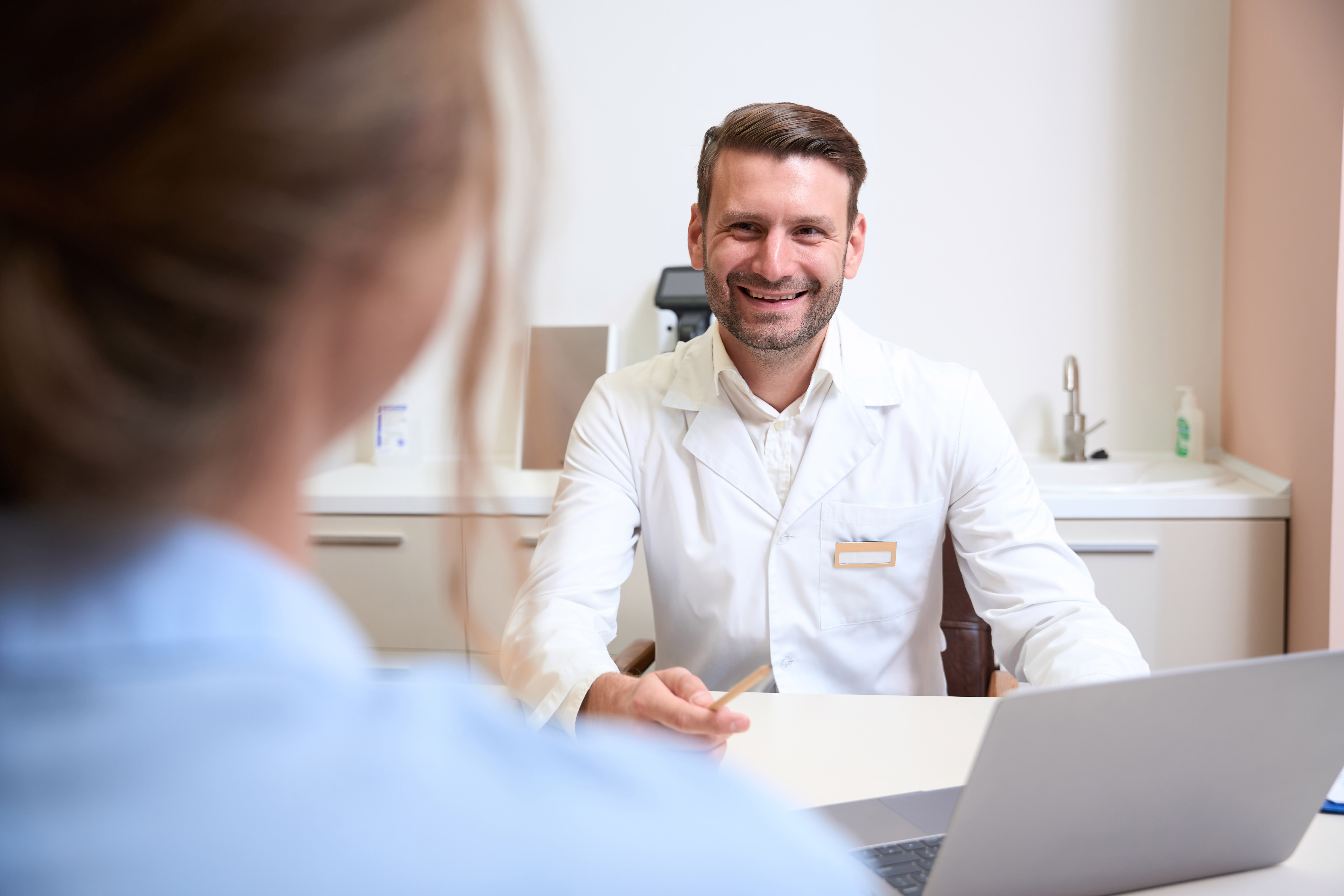 YUUNIQ For Doctors Hero Image