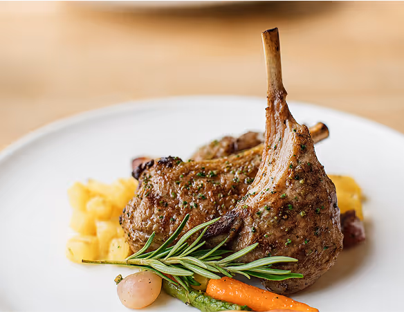 Ein Fleischgericht aus der Maria Hilf Warstein Krankenhaus Küche