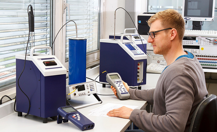 Illustration representing sensor calibration and measurement precision