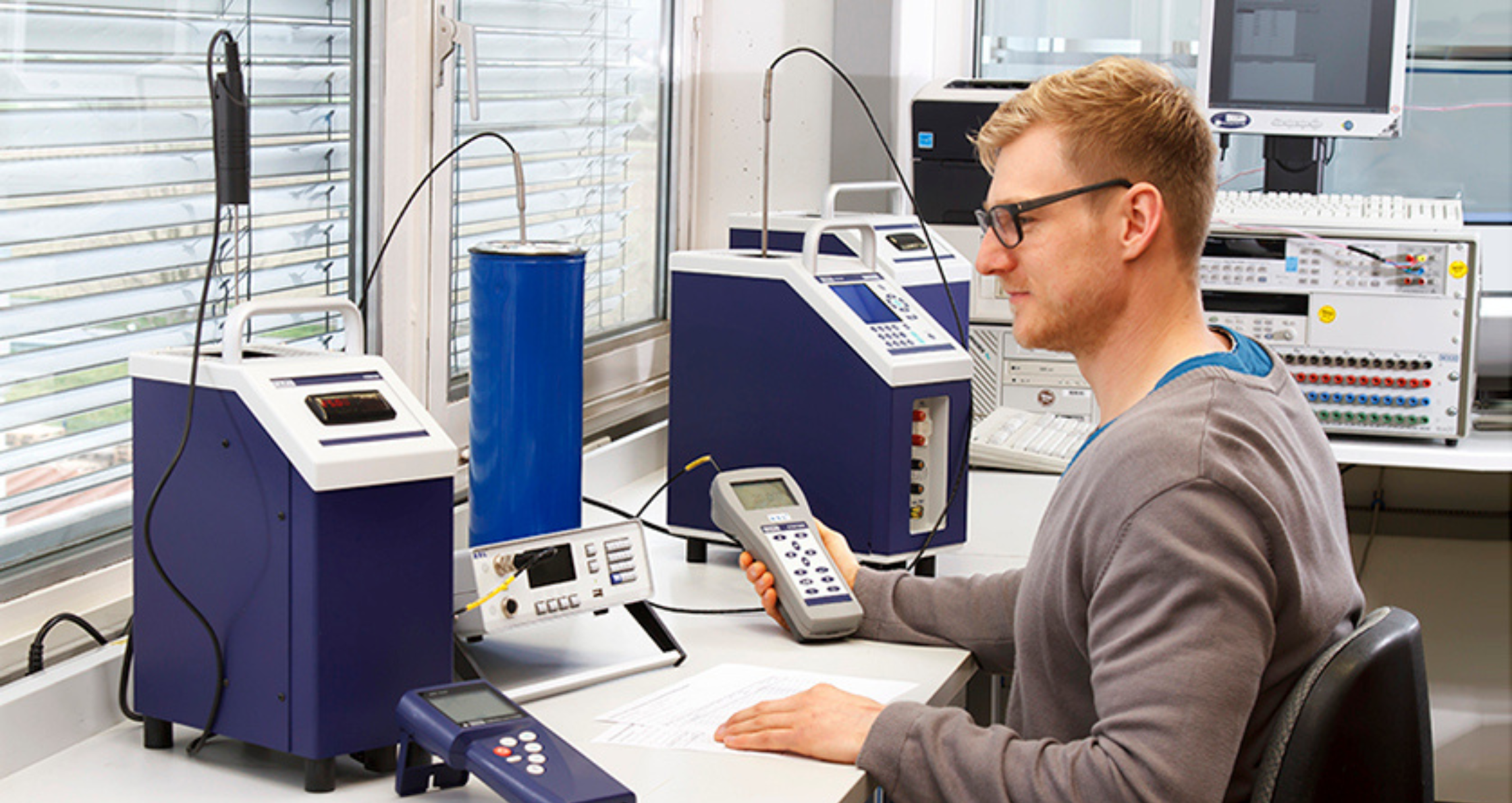 Illustration representing sensor calibration and measurement precision