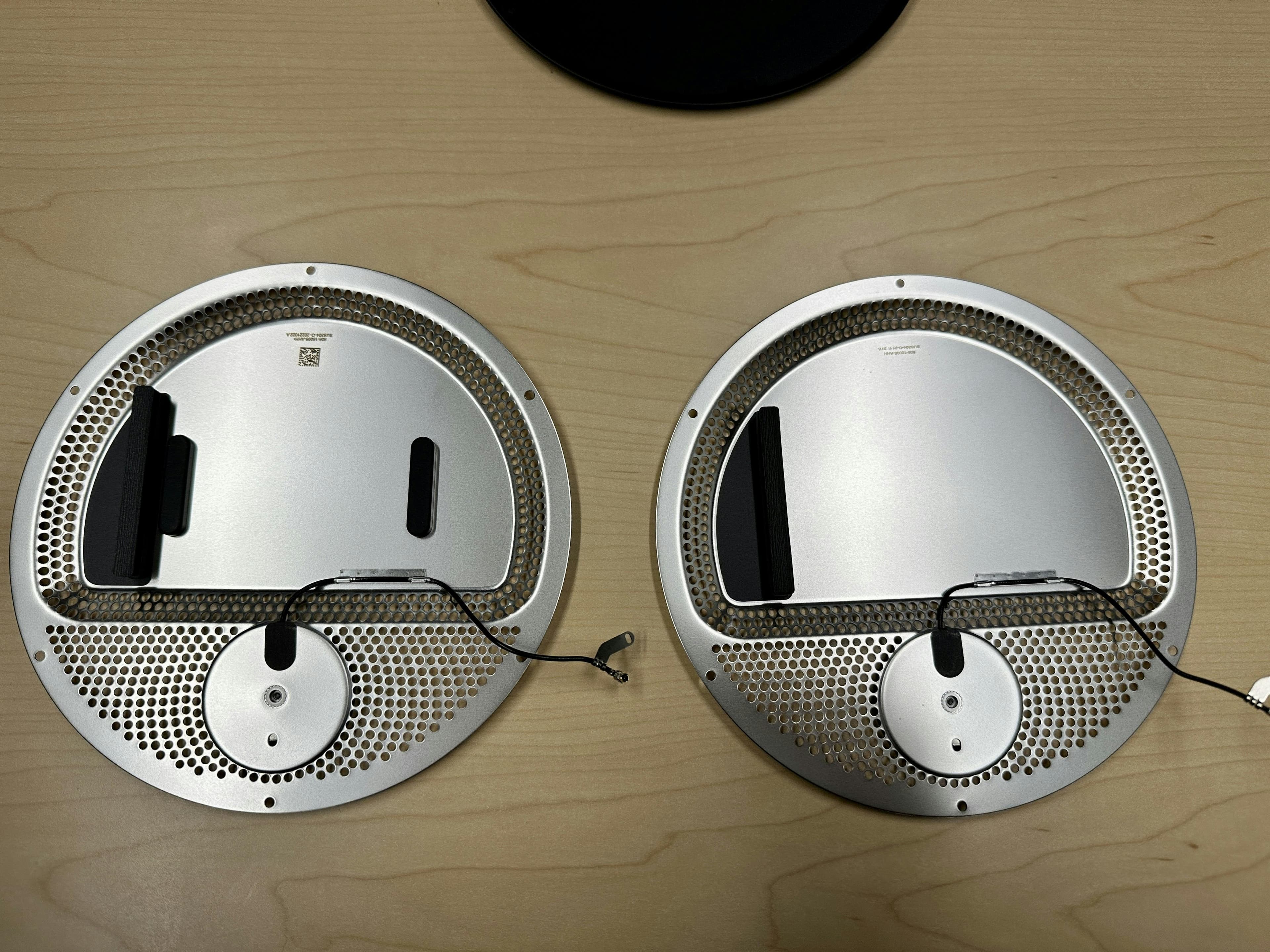 Image comparing the M2 Pro and the M1 Pro bumpers.