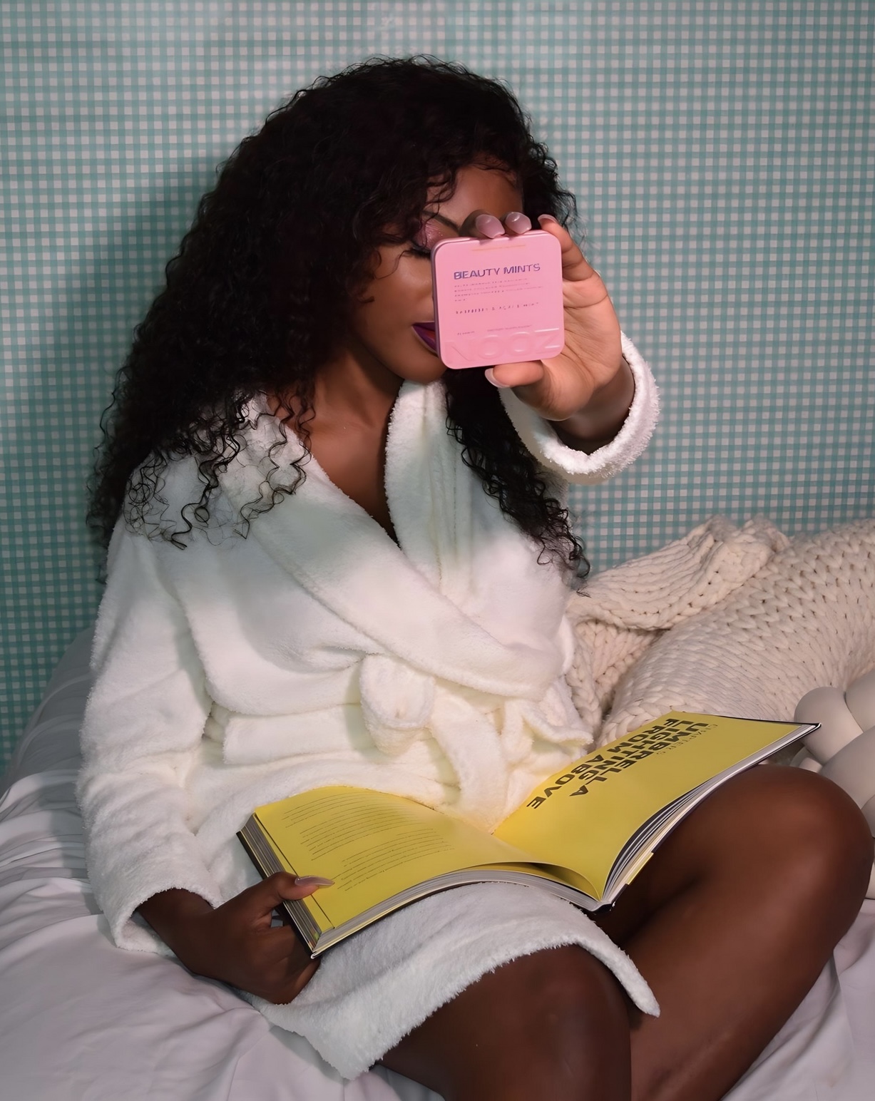 [team] image of teamwork in the studio (for a graphic design studio)