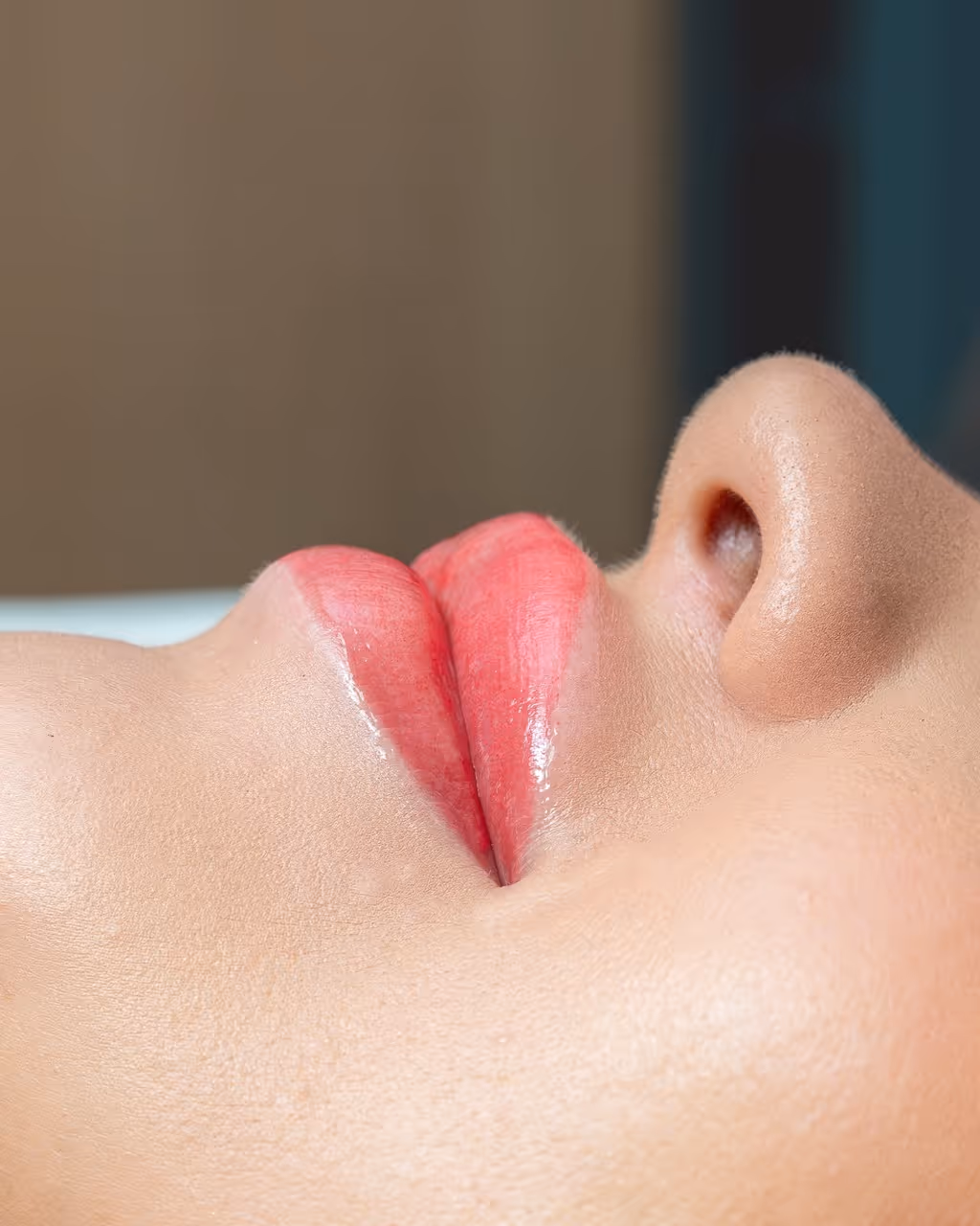  أفضل نصائح للحفاظ على لون الشفاه بعد جلسات التوريد