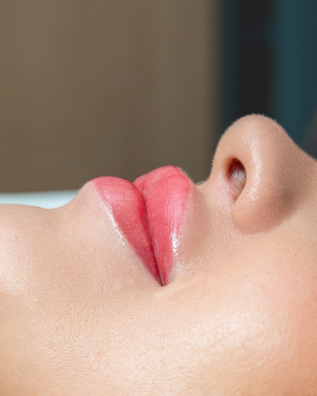  أفضل نصائح للحفاظ على لون الشفاه بعد جلسات التوريد