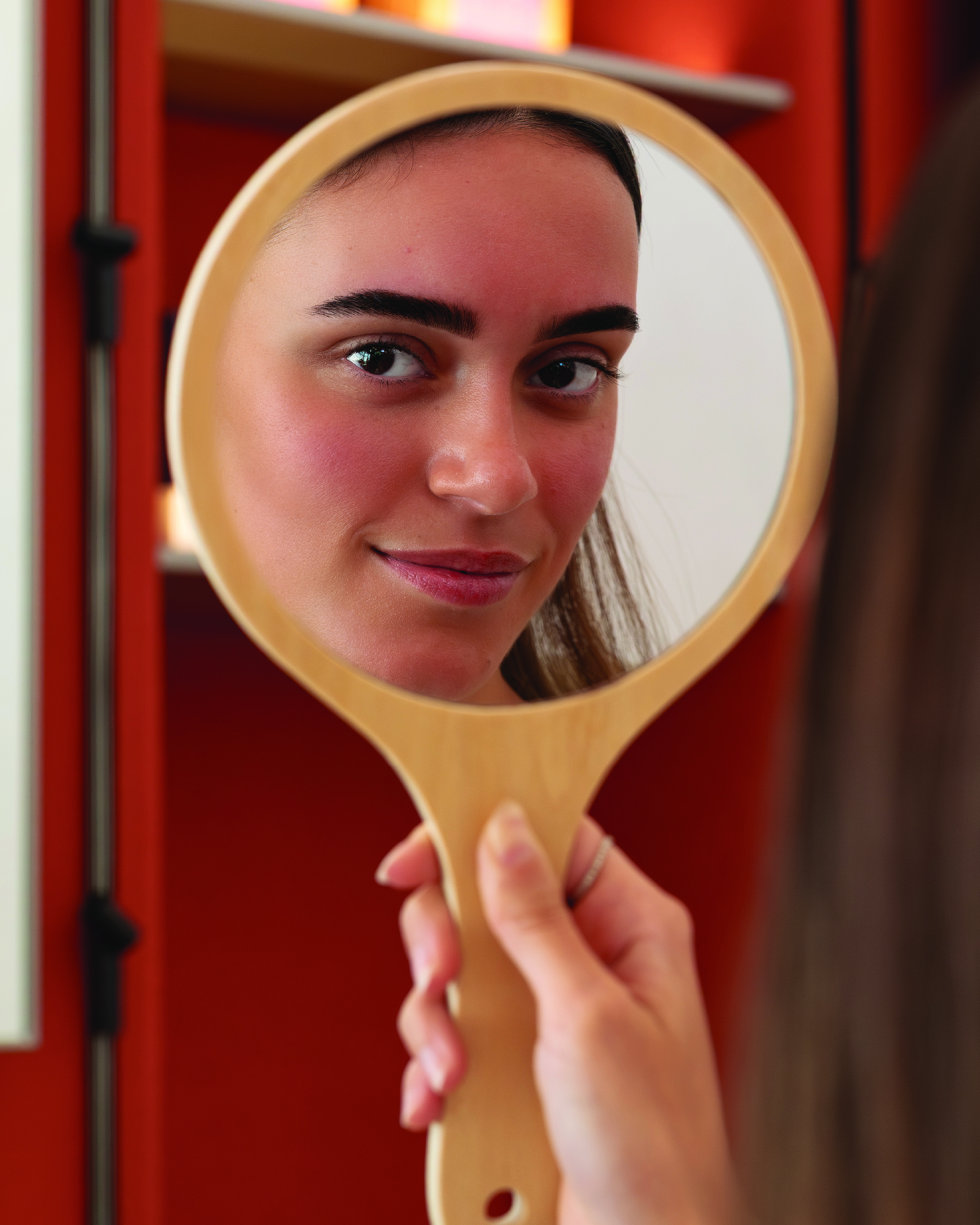 تقنية هيدرا بن لتنظيف البشرة بعمق: الفرق بين هيدرا بن والهيدرافيشل