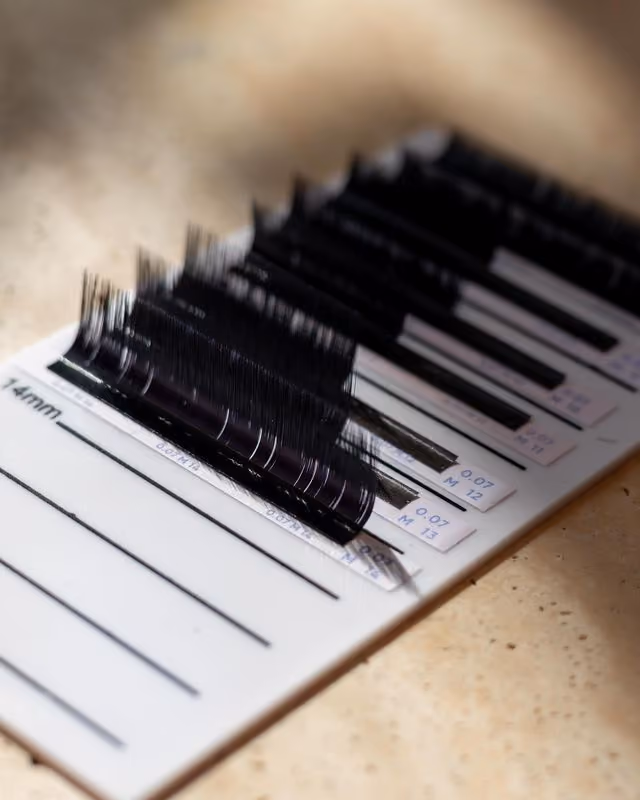 What Are Lash Extensions Made Of? Silk, Mink, Faux Mink Explained Simply