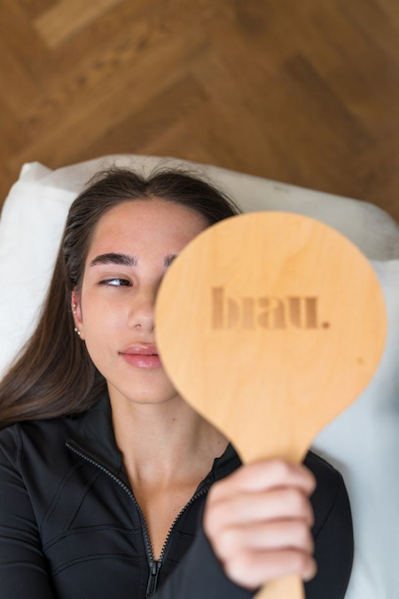 Get professional brow grooming and lash treatment at Brau