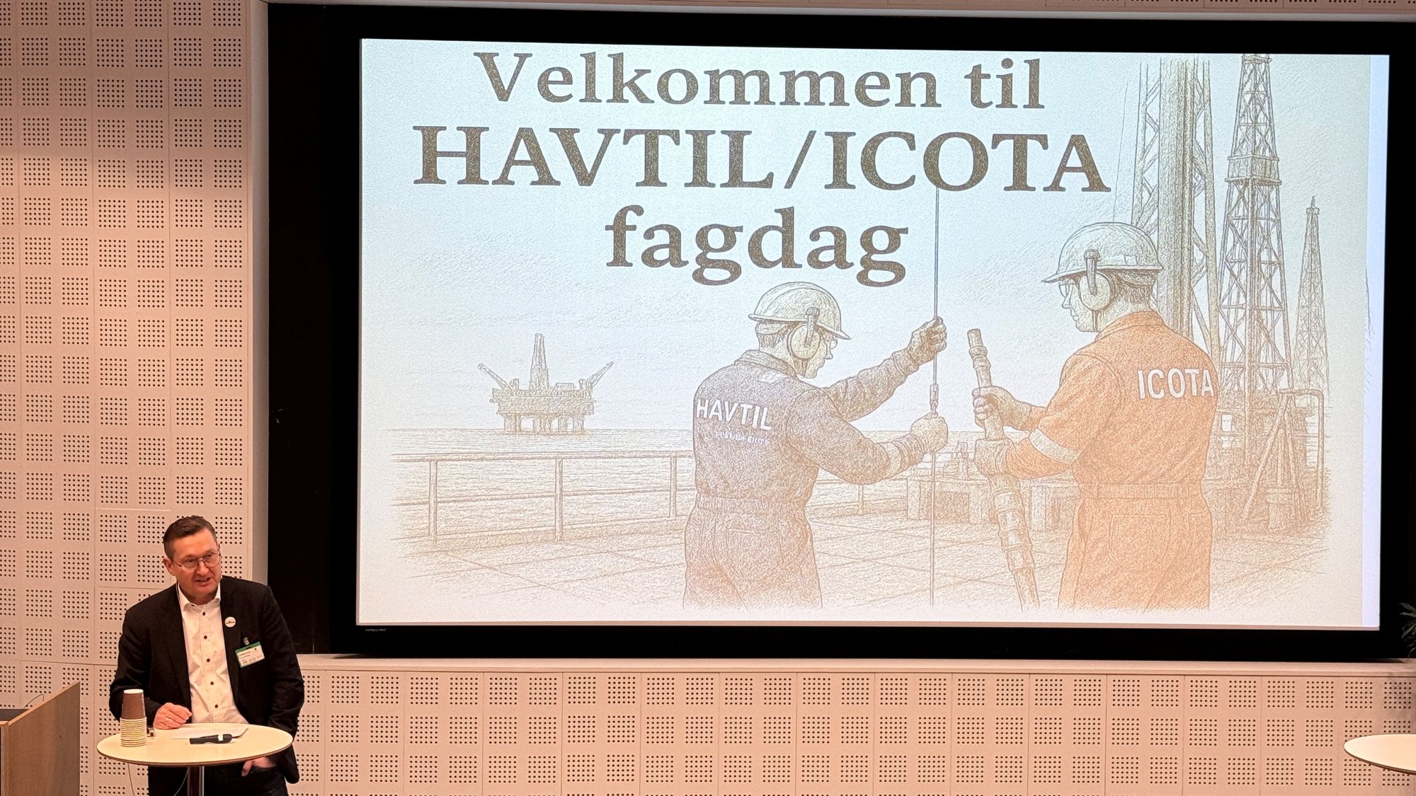 Max presenting at ICoTA Havtil event