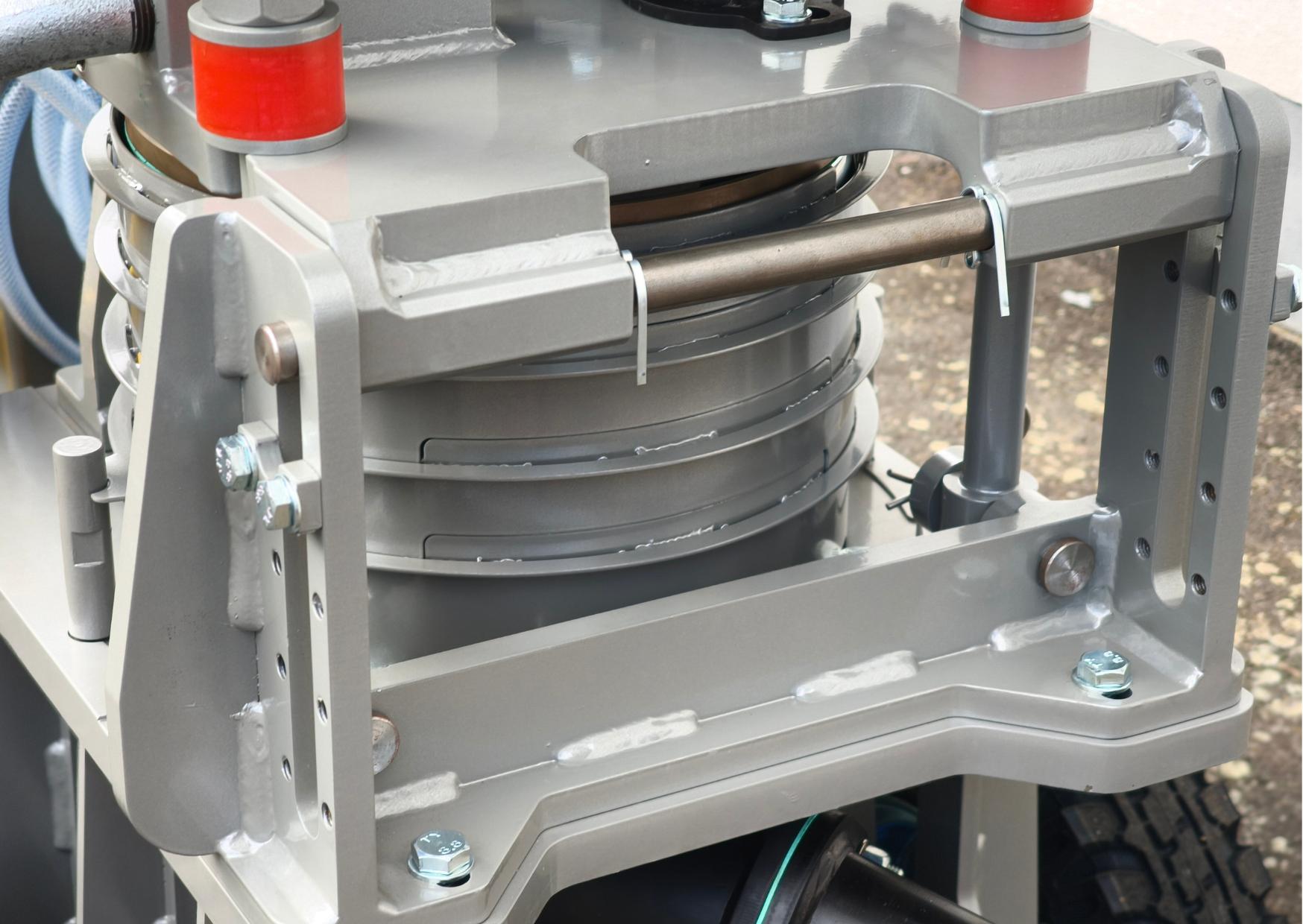 Detailaufnahme der Dosier- und Pumpenmechanik der Spritzbetonmaschine DupleX+ 300