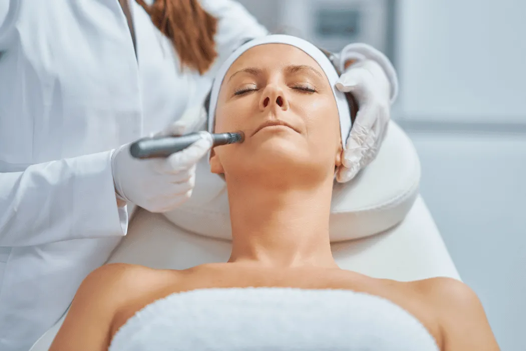 koktajl-ha-i-peptydy-wowme-torun-mezoterapia-iglowa-twarzy