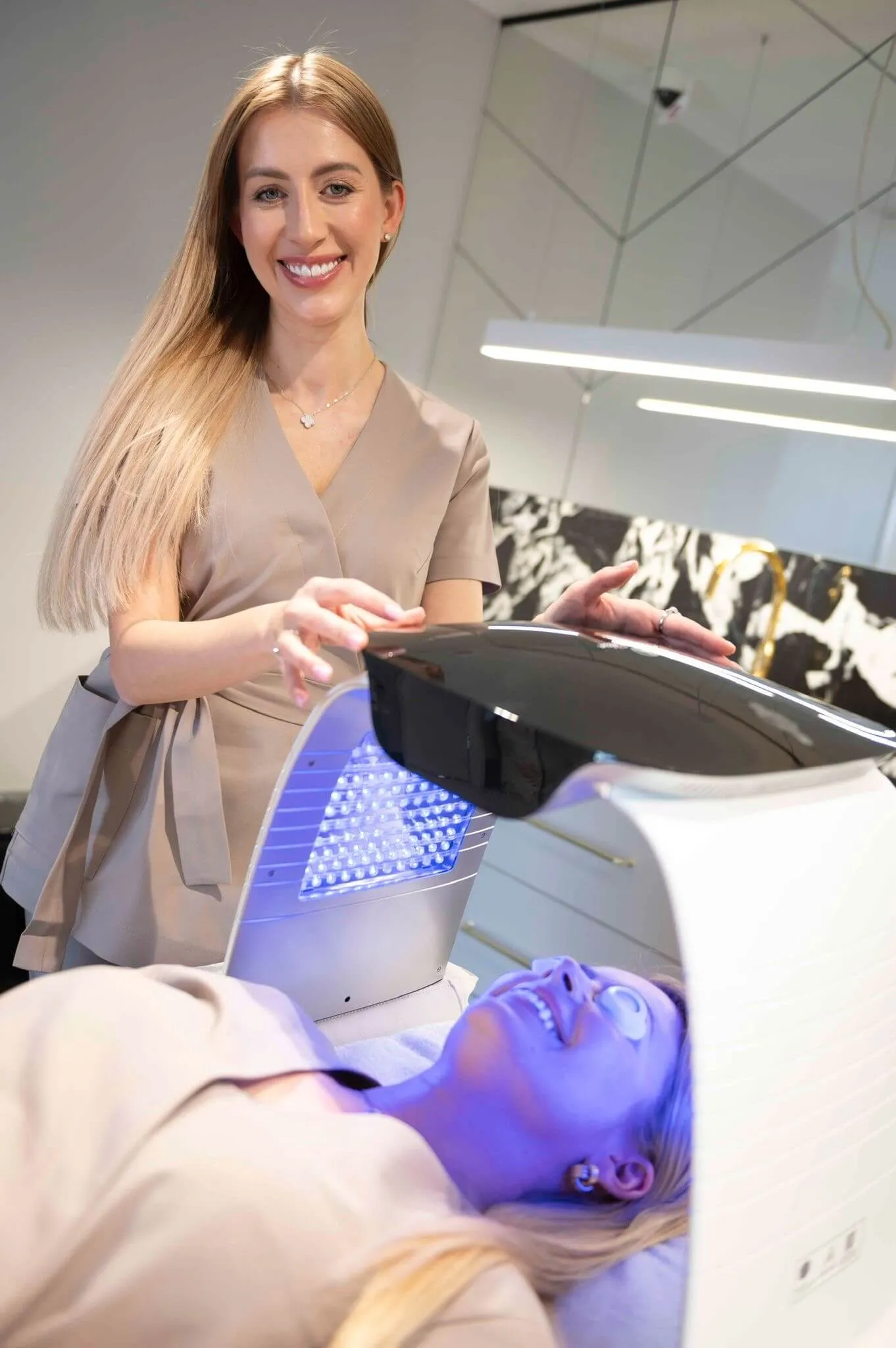 lampa-led-na-twarz-wowme-clinic-torun