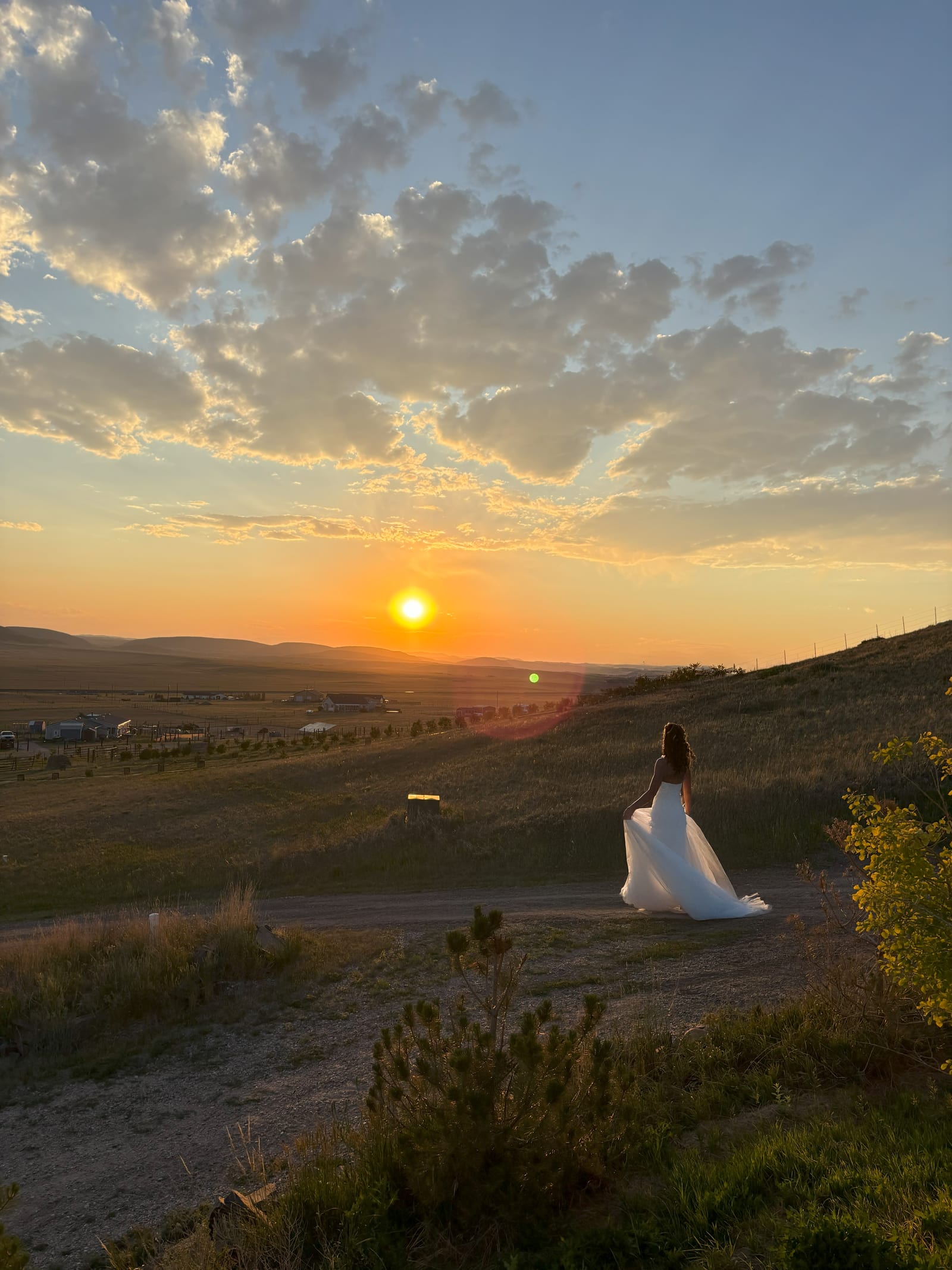 Bride with horse and carriage at Satolah Creek Farm wedding venue in North Gerogia