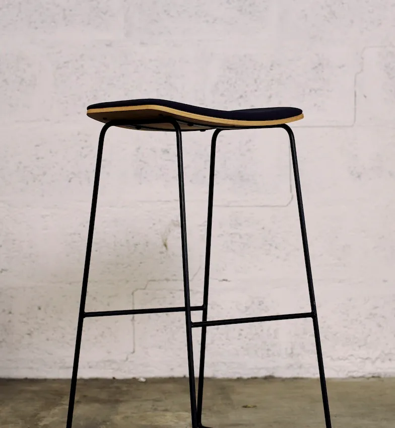 Tabouret d'une cabine acoustique Island Solo Dark Edition