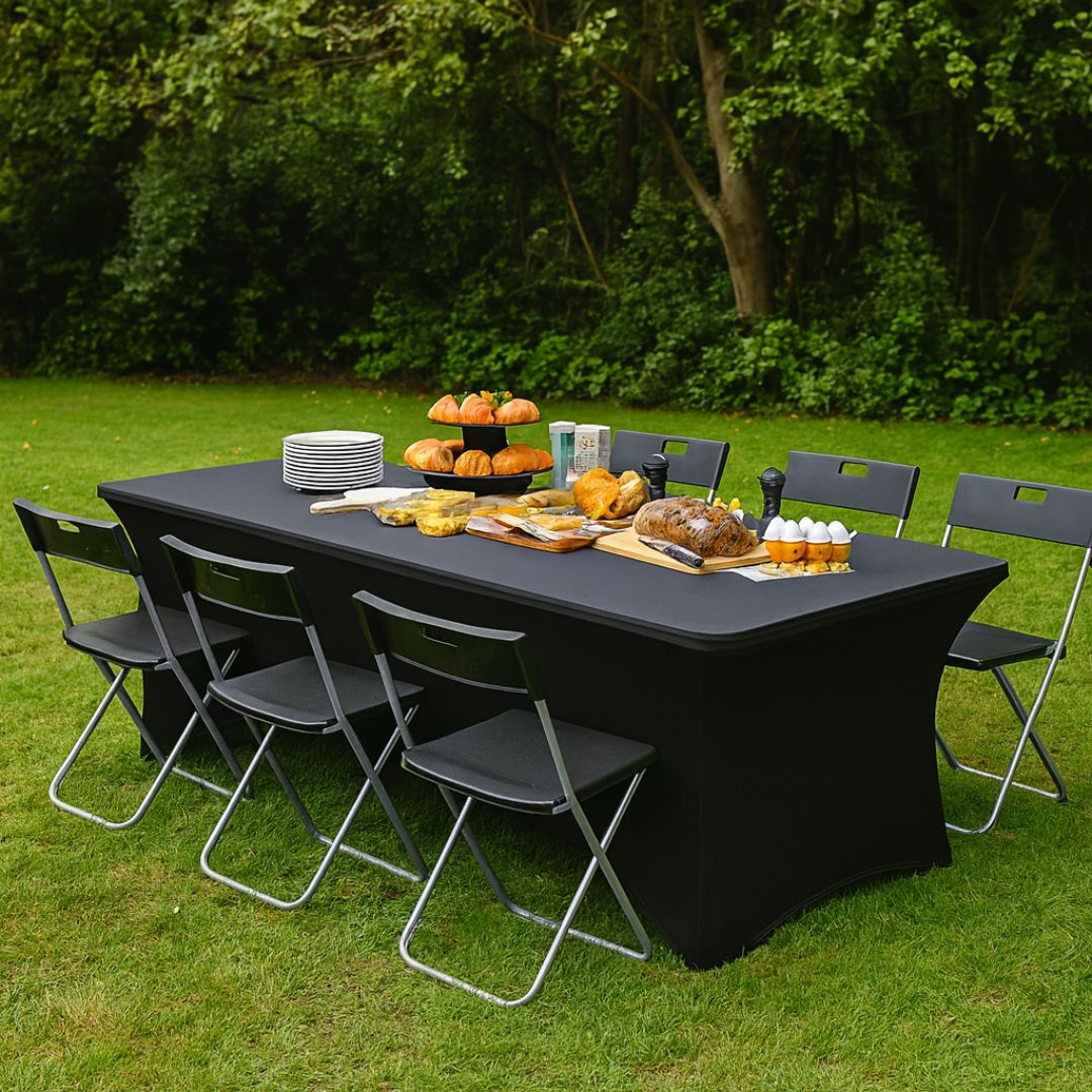 Buffettafel met tafelrok & 6 klapstoelen