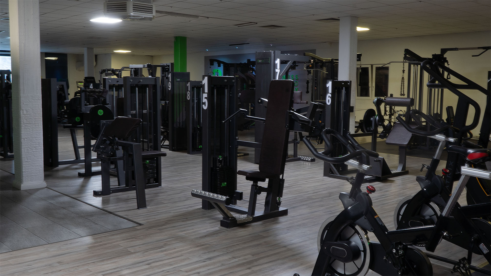 Kraftgerätebereich im BFit24 Fitnessstudio in Bad Bramstedt