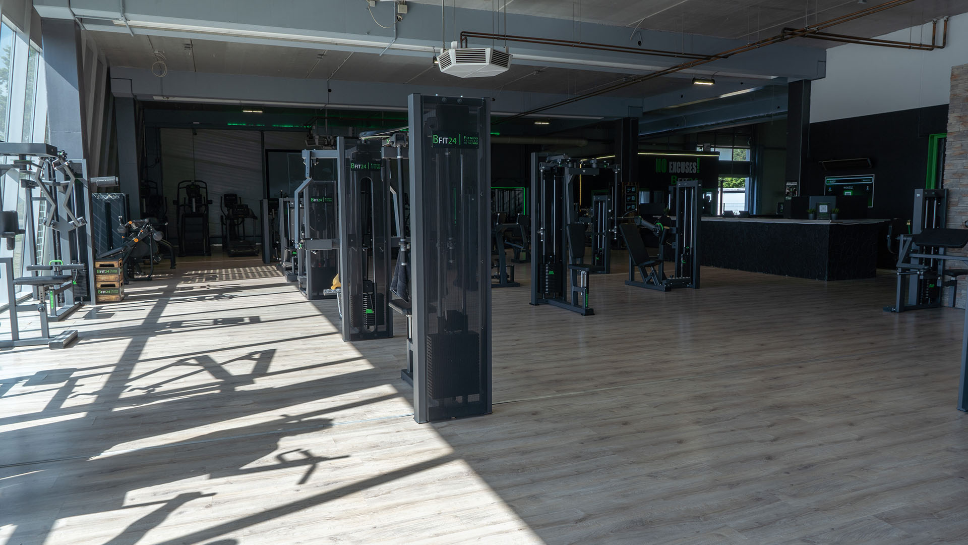 Kraftgerätebereich im BFit24 Fitnessstudio in Henstedt-Ulzburg