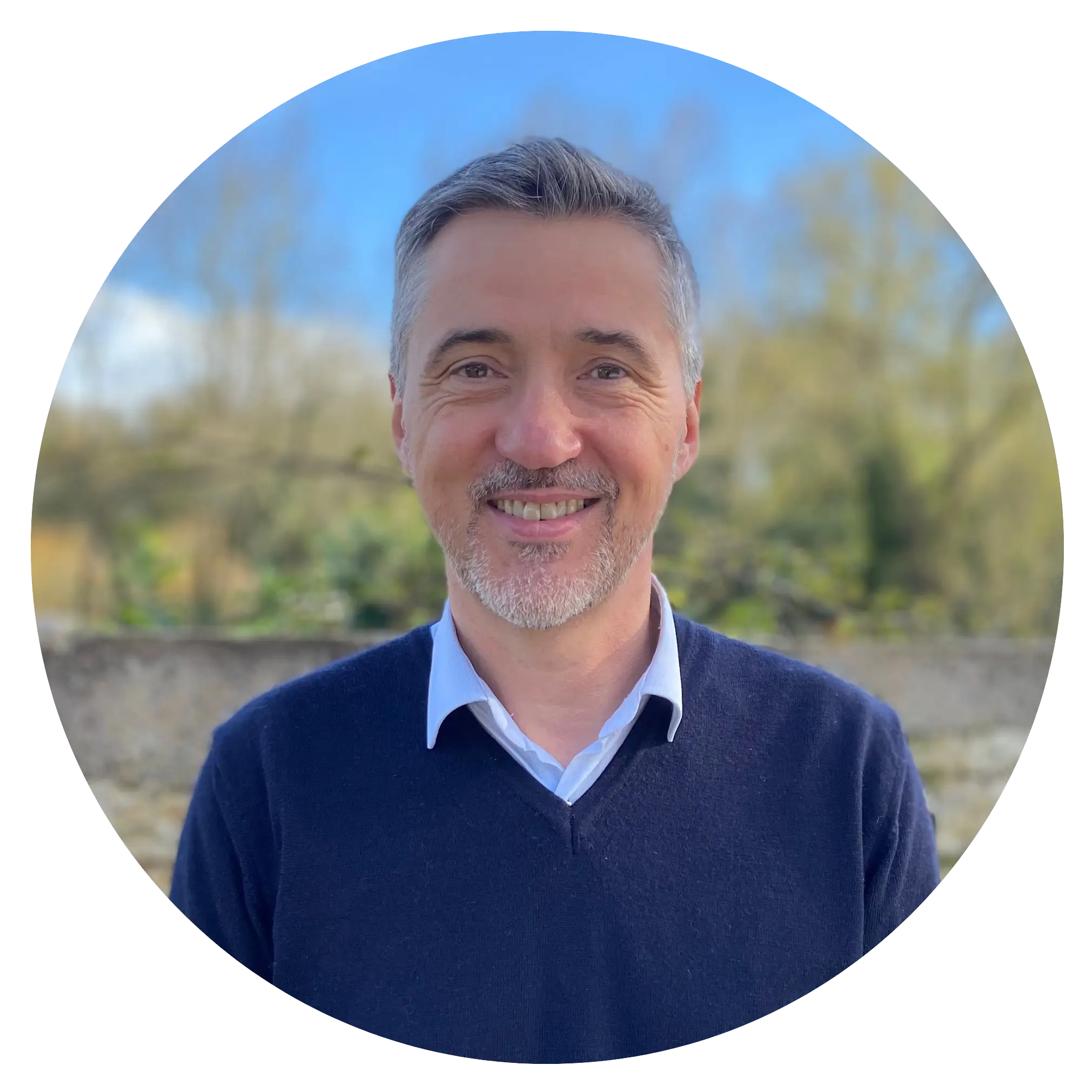 Portrait corporate d’Arnaud Barrès, cofondateur et associé de Cyber Wargames, entreprise spécialisée dans les serious games de sensibilisation à la cybersécurité.