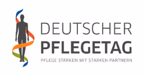 Logo mit stilisierter menschlicher Figur und Schriftzug Deutscher Pflegetag Pflege stärken mit starken Partnern.