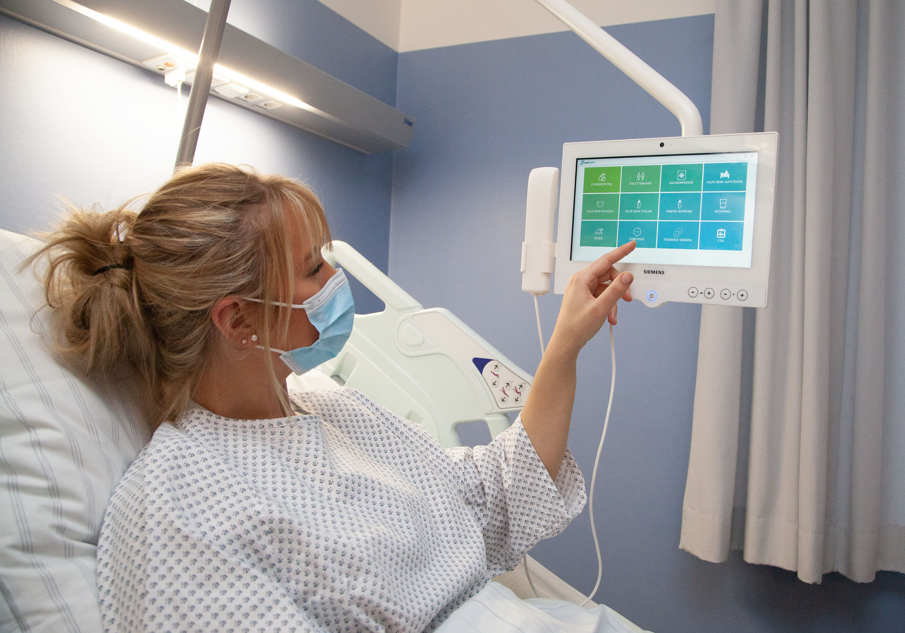 Patientin nutzt digitale Patientenkommunikation