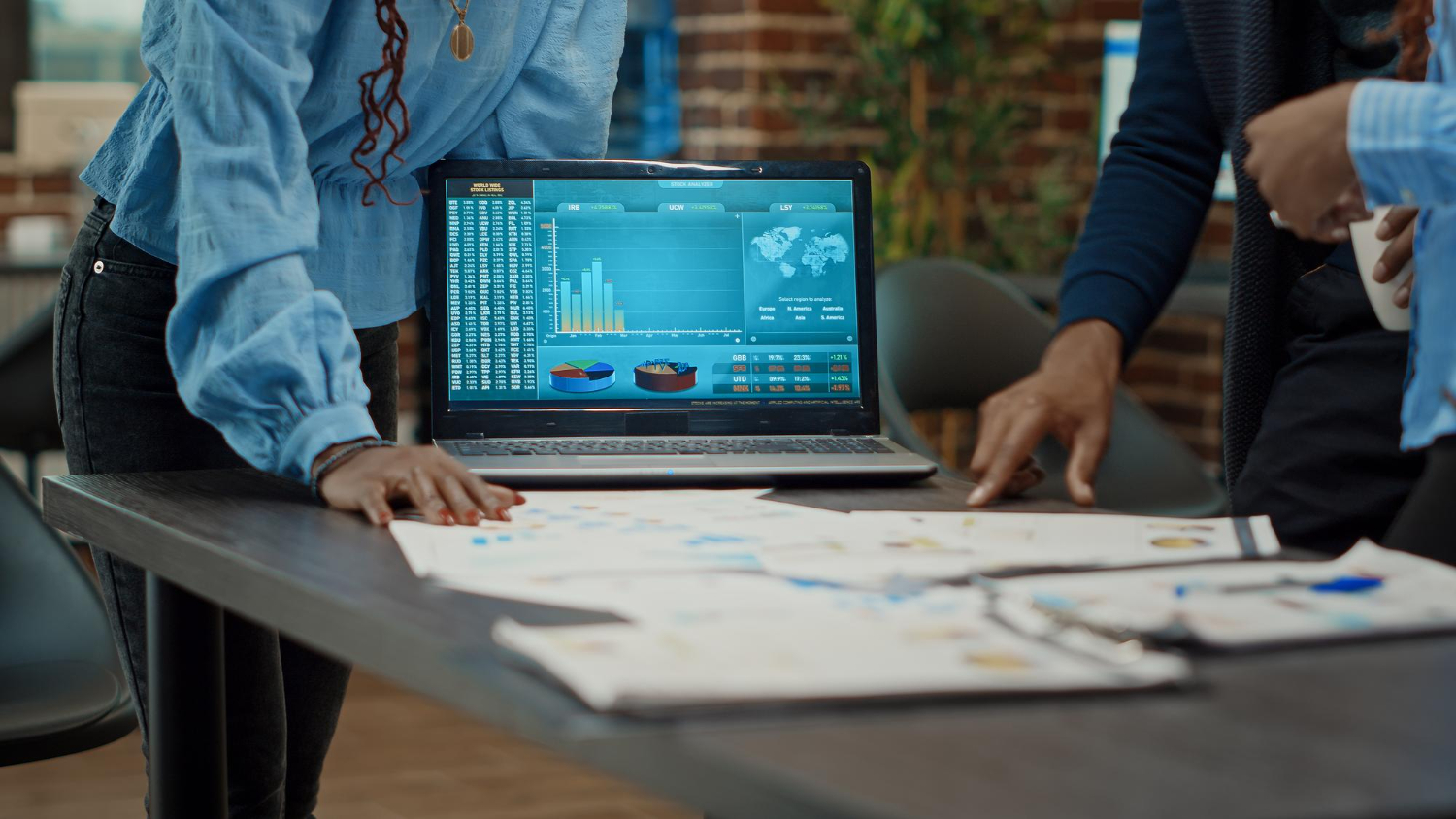 How Analytics Platform Software Covers More Than Reports