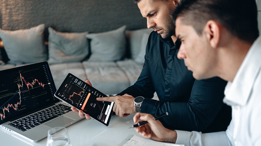 Finanzentscheider & Geschäftsführer beim 'Monitoring.