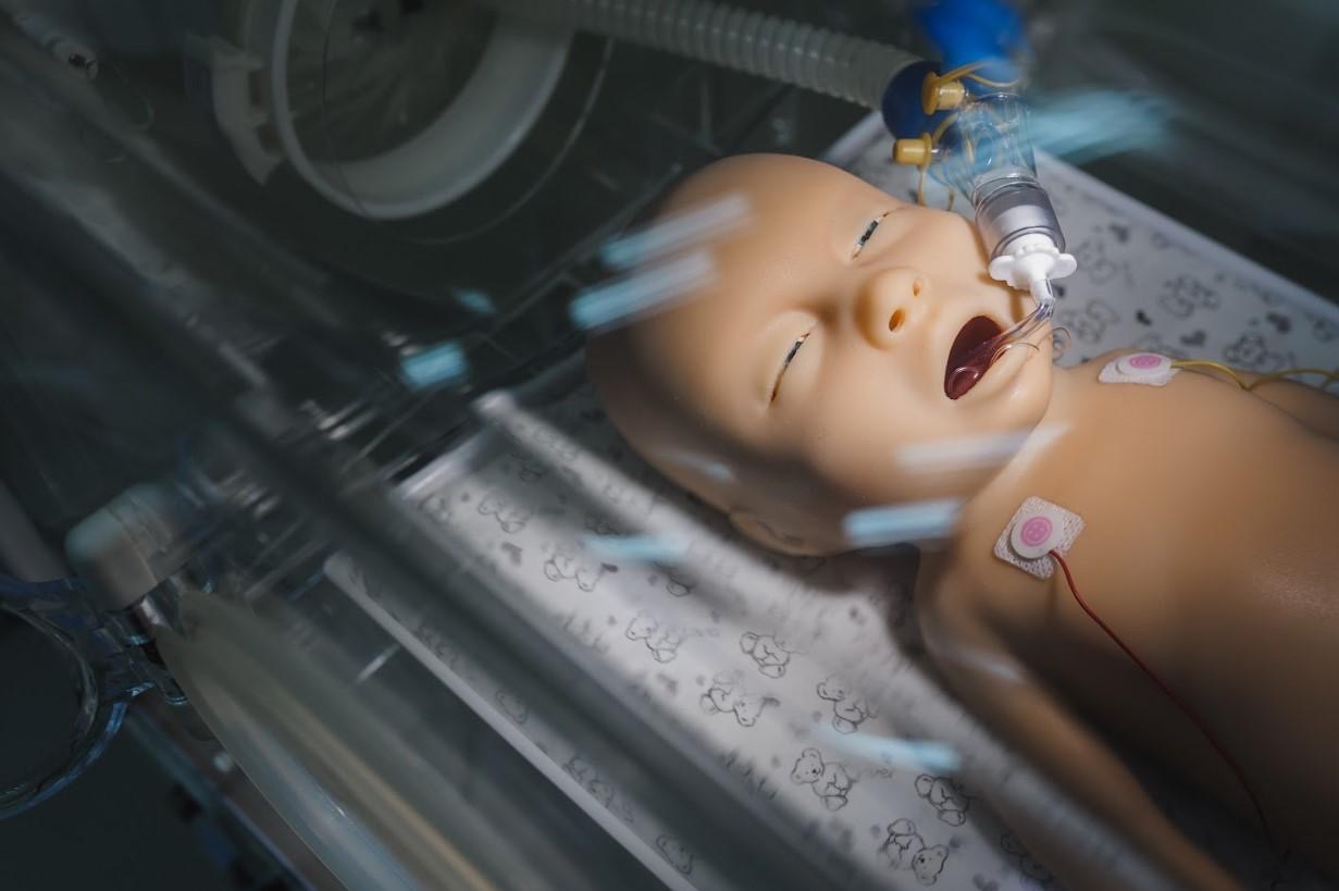 Training for the installation of anesthesia for a newborn patient