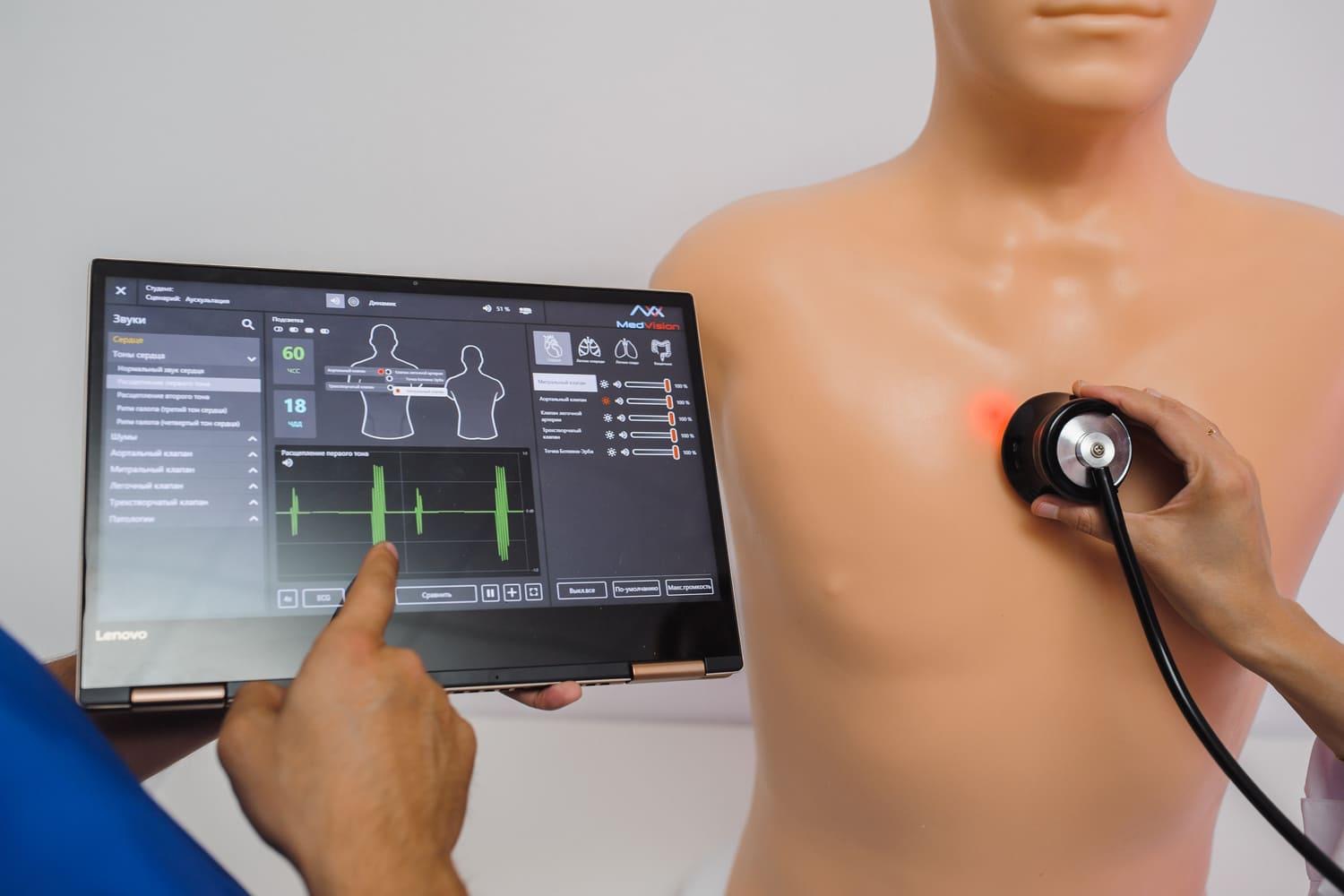 Auscultation practice on the MATT simulator by MedVisionSim