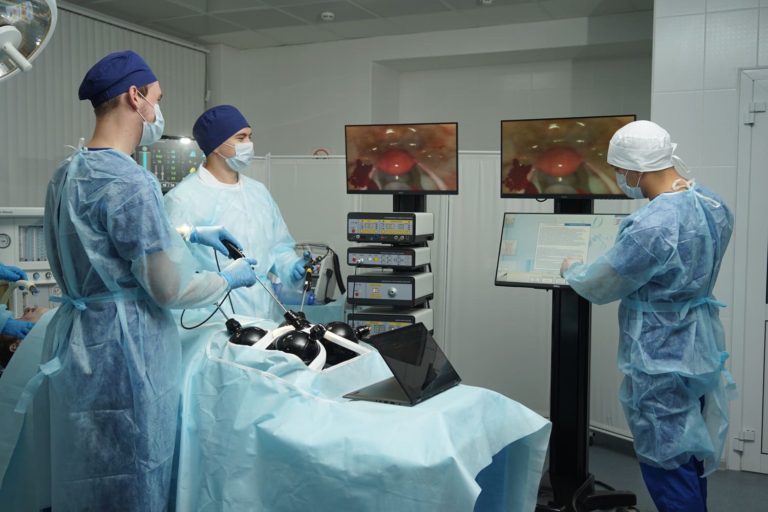LapVision simulator training for surgeons