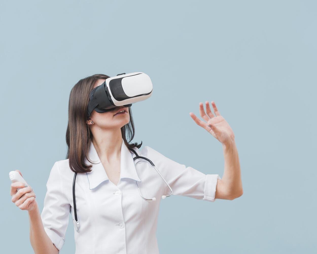 VR medicine for medical personnel training