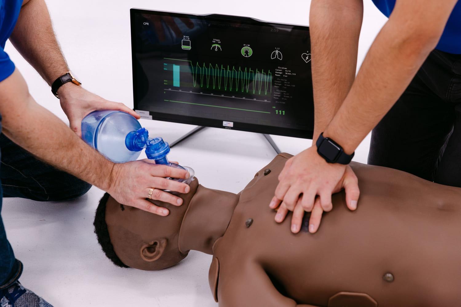 Practicing a critical situation on an Adult Patient Simulator
