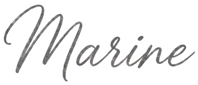 Handwritten signature spelling the word Marina in cursive.