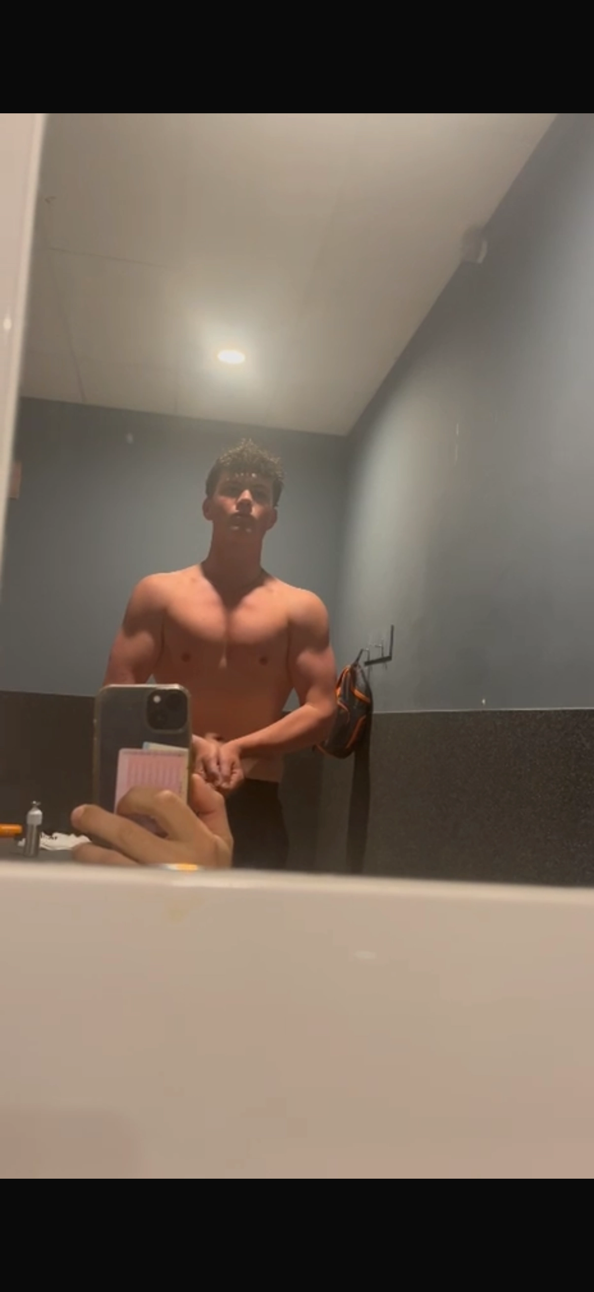 spiegelfoto van gecoachte sporter