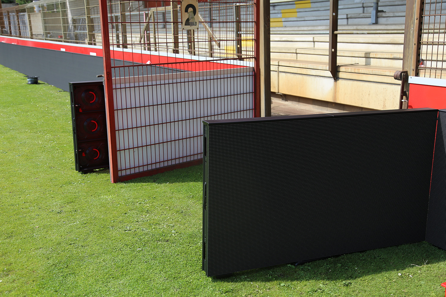 Notfalltore einer Matchwinners P8.33 Black XL