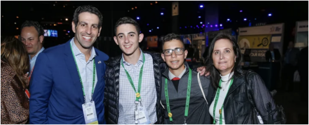 AIPAC club members smiling